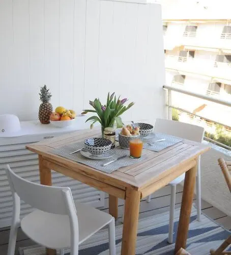 Apartman Centre Charme, Piscine, Parking & Climatisation *