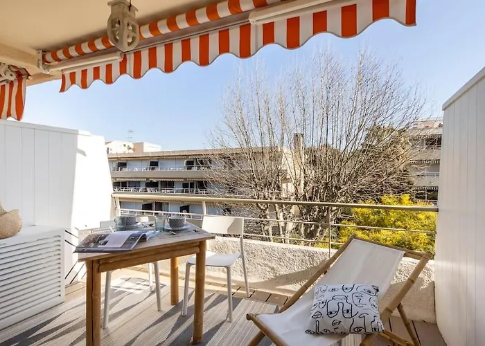 Apartman Centre Charme, Piscine, Parking & Climatisation