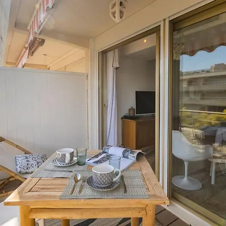 Junior Saint-tropez, Renove 2023, Plein Centre, Piscine, Climatise!