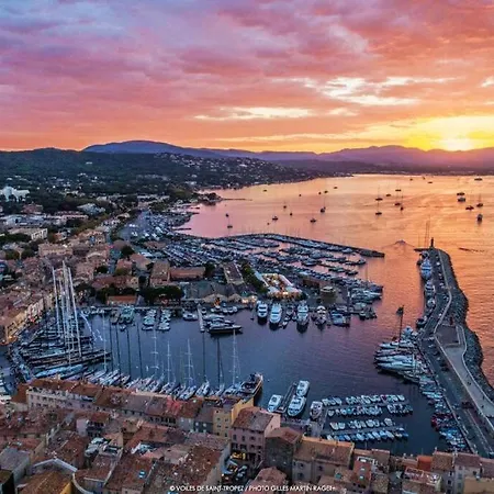 Apartment Junior Saint-tropez, Renove 2023, Plein Centre, Piscine, Climatise!