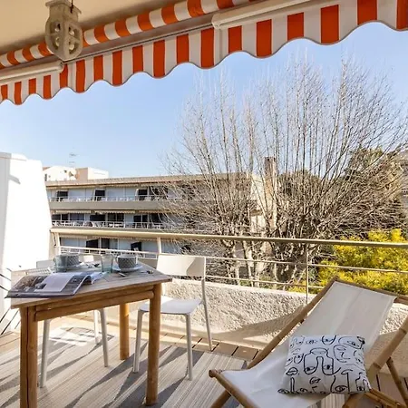 Apartament Centre Charme, Piscine, Parking & Climatisation
