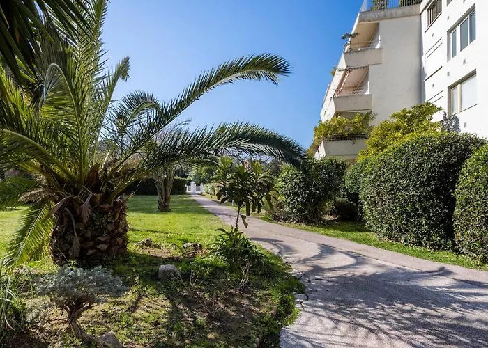 Apartamento Centre Charme, Piscine, Parking & Climatisation *