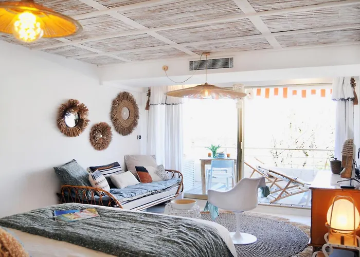 Centre Charme, Piscine, Parking & Climatisation Apartamento *