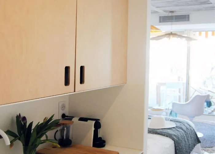 Centre Charme, Piscine, Parking & Climatisation Apartamento